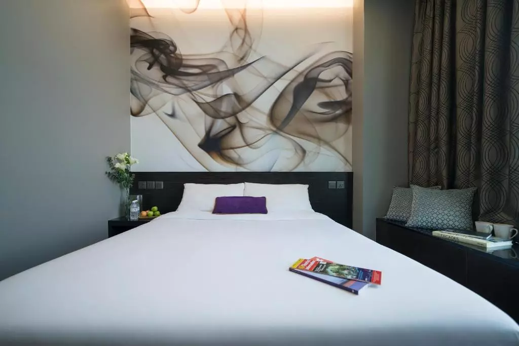 V Hotel Lavender